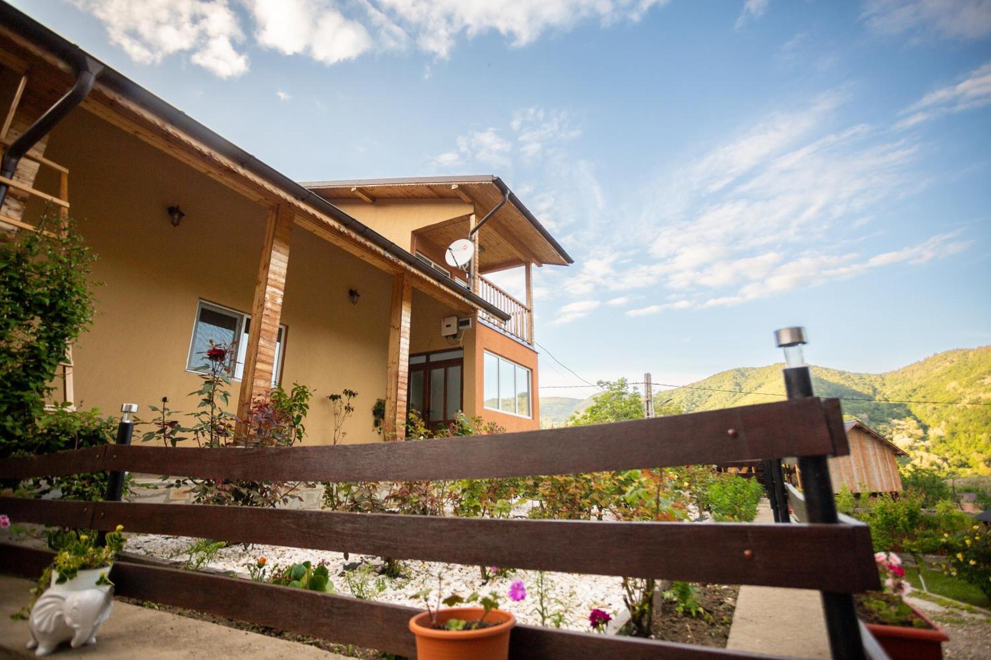 Casa Rumelia Paltineni Eksteriør billede