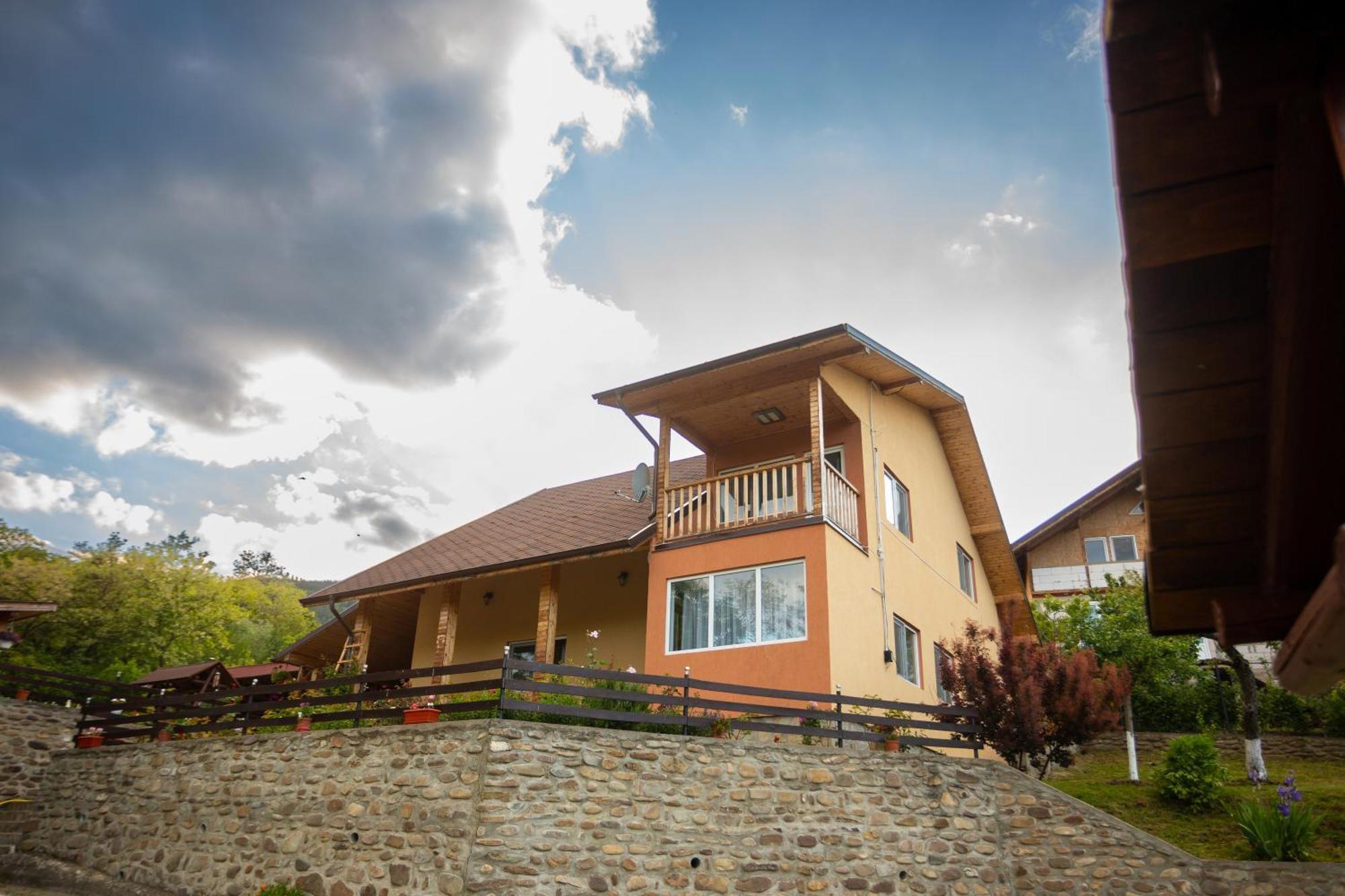 Casa Rumelia Paltineni Eksteriør billede