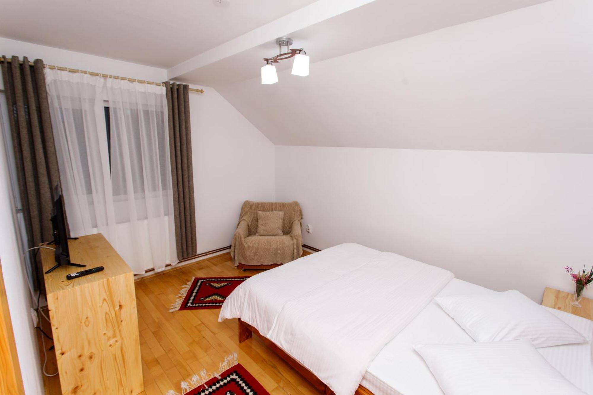 Casa Rumelia Paltineni Eksteriør billede